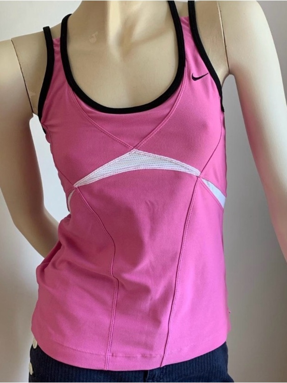 Y2K Nike Women's Pink Racerback Athletic Tank Top